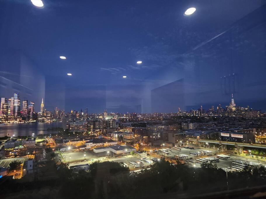 Ferienwohnung Elegant 2 Bed Gem! Mins From Nyc Union City Exterior foto