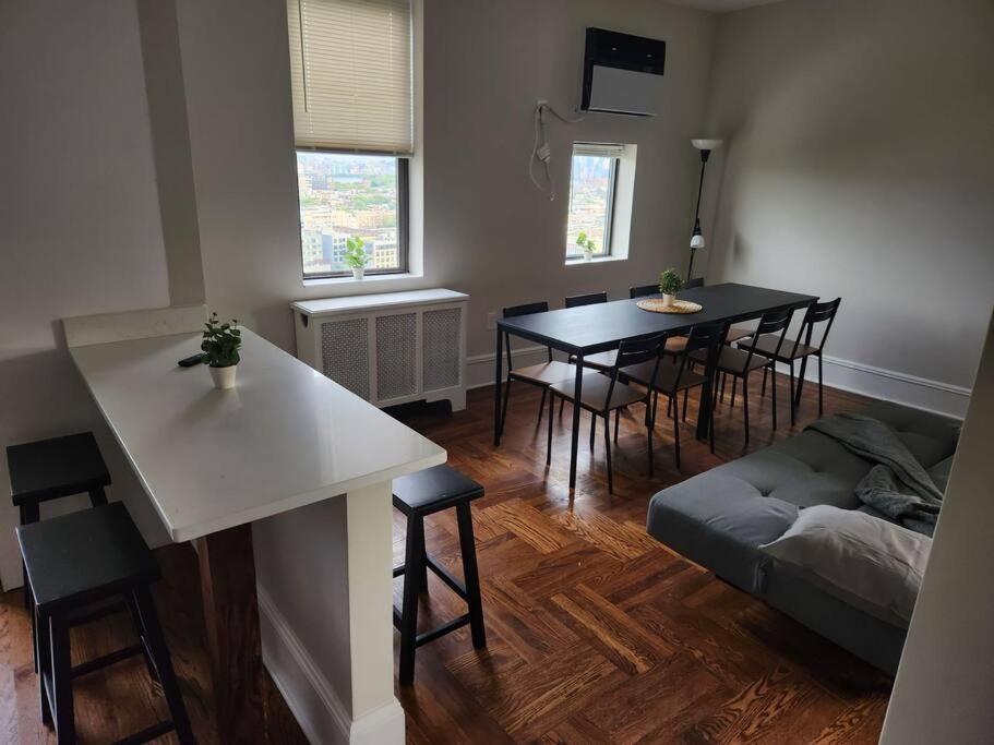 Ferienwohnung Elegant 2 Bed Gem! Mins From Nyc Union City Exterior foto