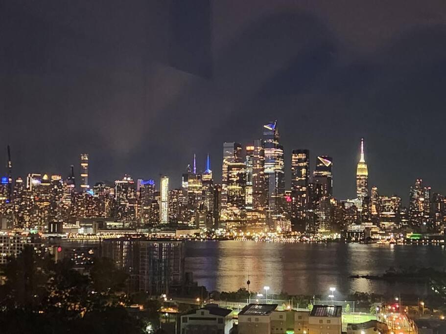 Ferienwohnung Elegant 2 Bed Gem! Mins From Nyc Union City Exterior foto