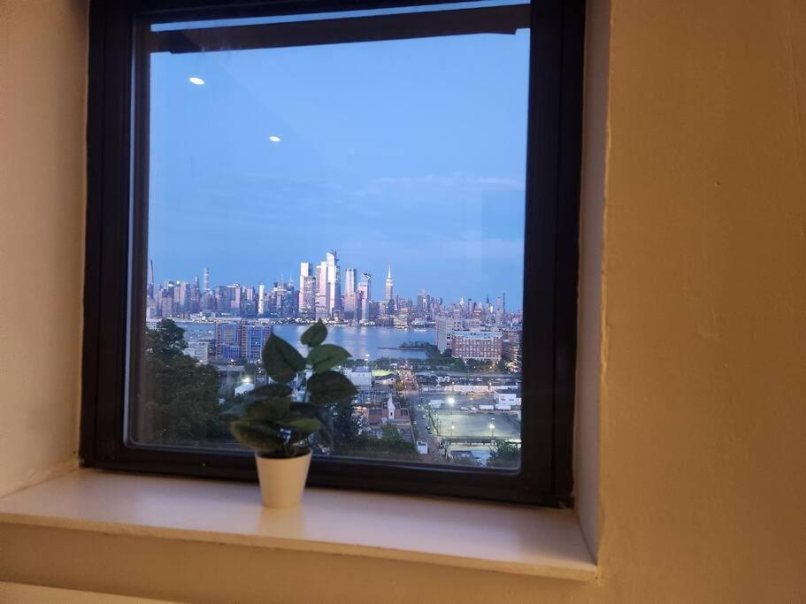 Ferienwohnung Elegant 2 Bed Gem! Mins From Nyc Union City Exterior foto