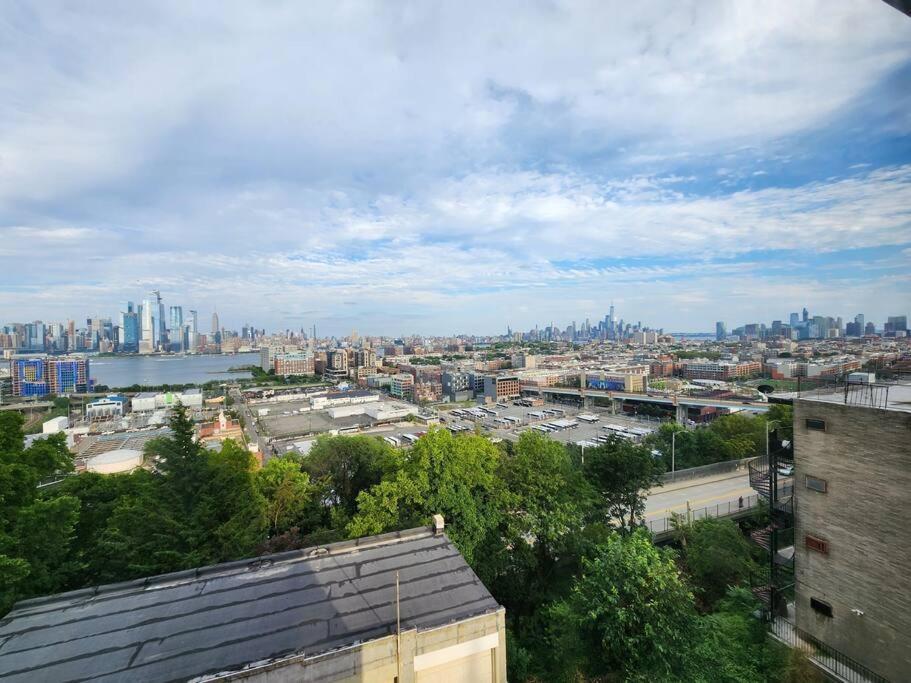 Ferienwohnung Elegant 2 Bed Gem! Mins From Nyc Union City Exterior foto